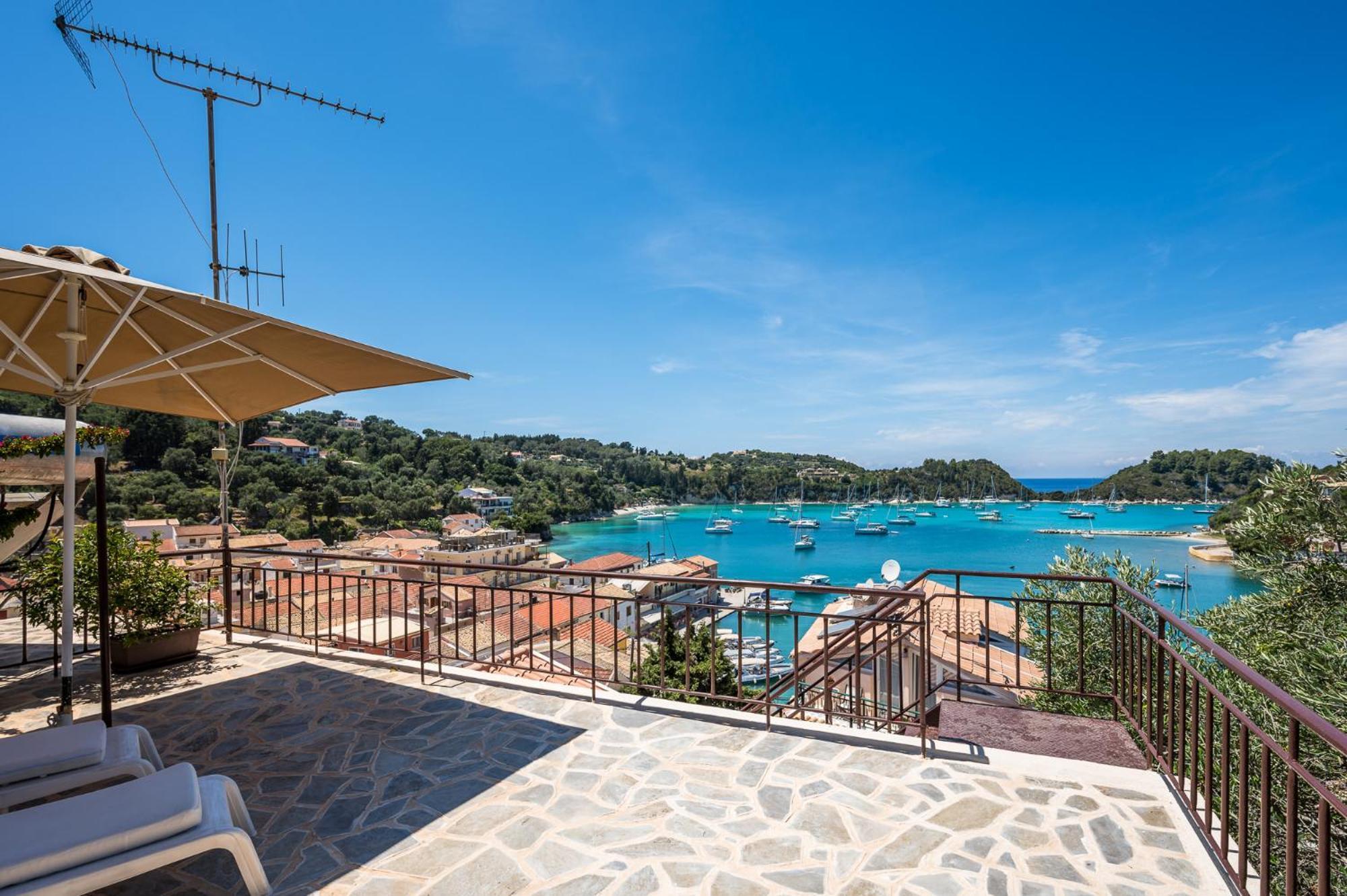 Agaloula Centrally Located Apartments, Lakka Exterior photo