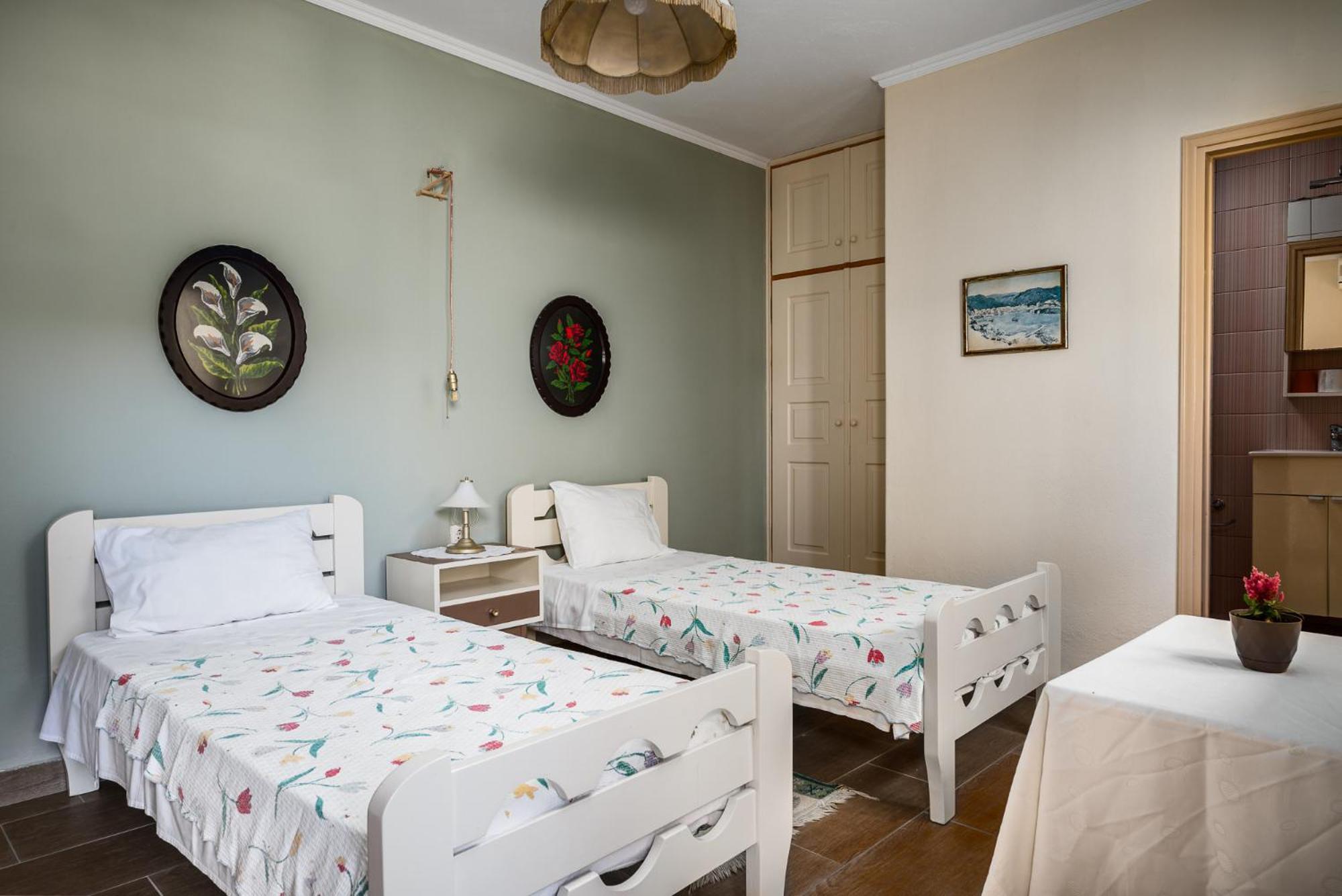 Agaloula Centrally Located Apartments, Lakka Exterior photo